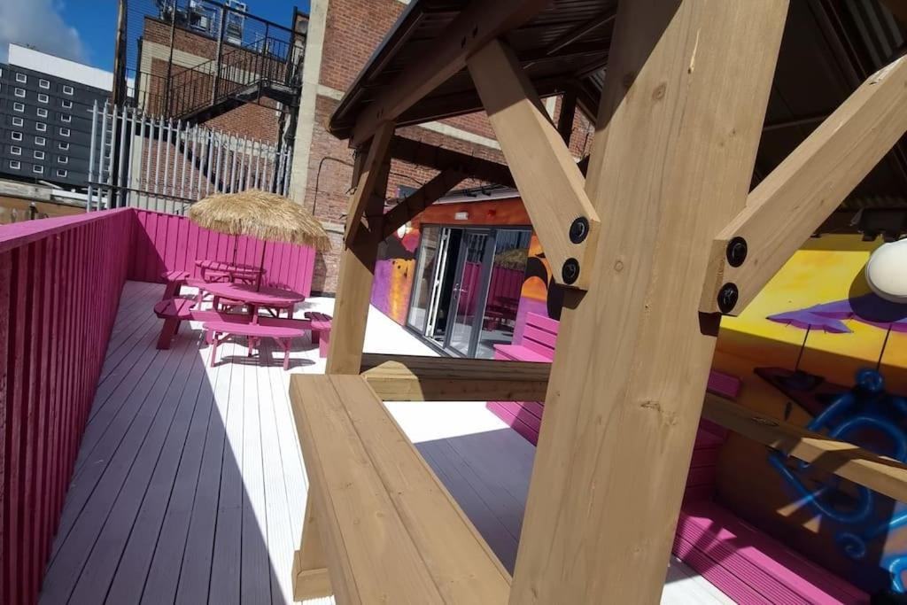 Penthouse Apartment, Sleeps 21 With Terrace Liverpool Buitenkant foto